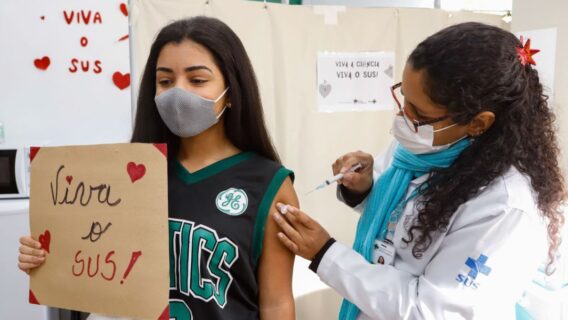 Vacinação para adolescentes SP chega aos 17 anos; veja o calendário