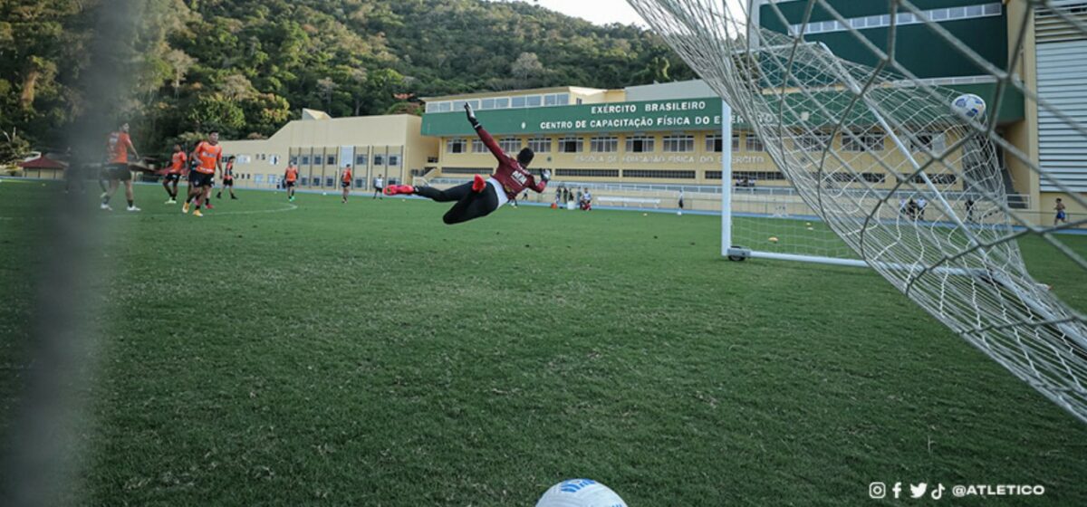 Jogos de hoje: onde assistir o futebol desta quinta-feira (26/11