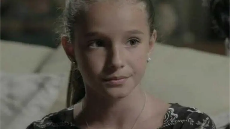 Filha da Danielle revela caso da mãe com Maurílio em Império