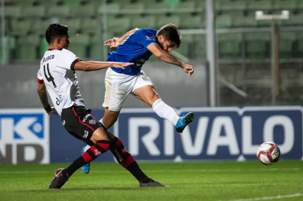 Cruzeiro empatou com o Vitória na última rodada em 2 a 2