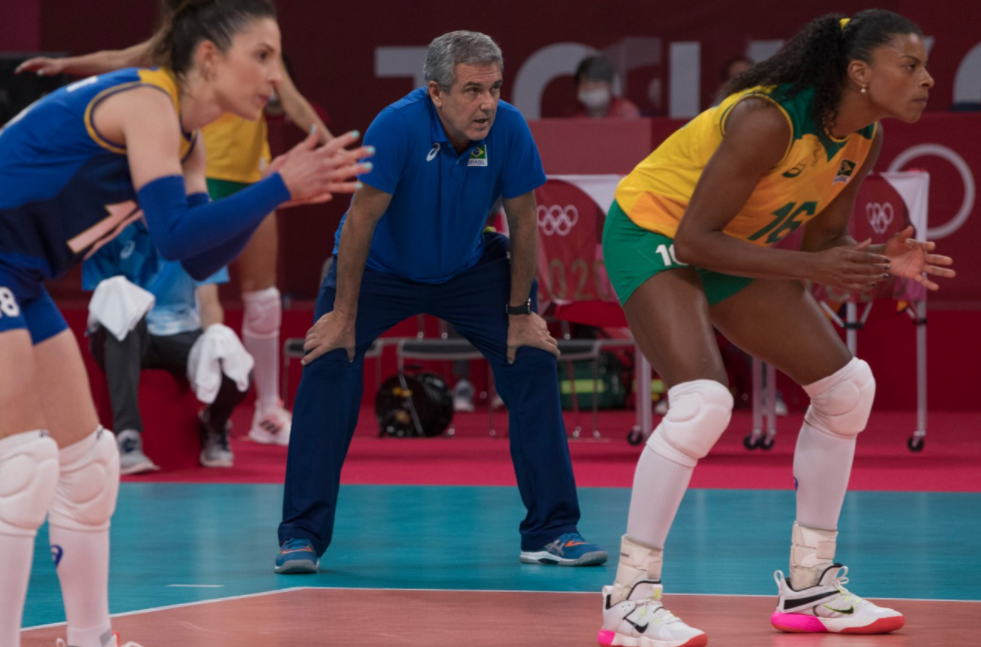 Seleção brasileira feminina de vôlei perde para China e está