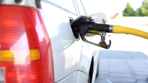 Por que a gasolina está tão cara no Brasil?