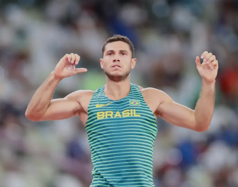 Thiago Braz possui o recorde olímpico do salto com vara que é de 6m03