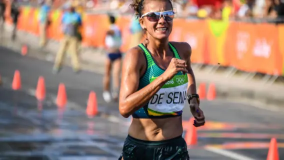 Regras da marcha atlética: resultado e por que Erica Sena foi punida