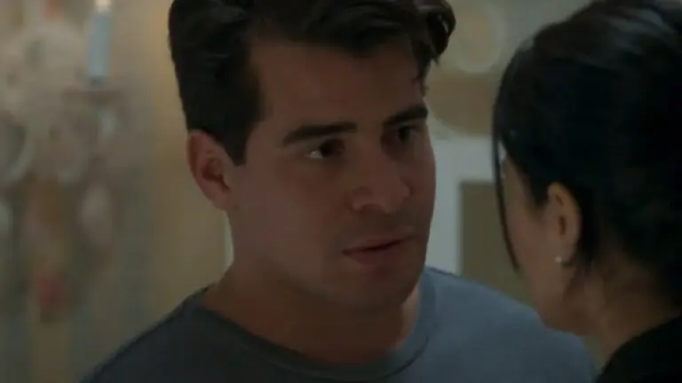 Quem é o pai do Julio na novela Pega Pega?