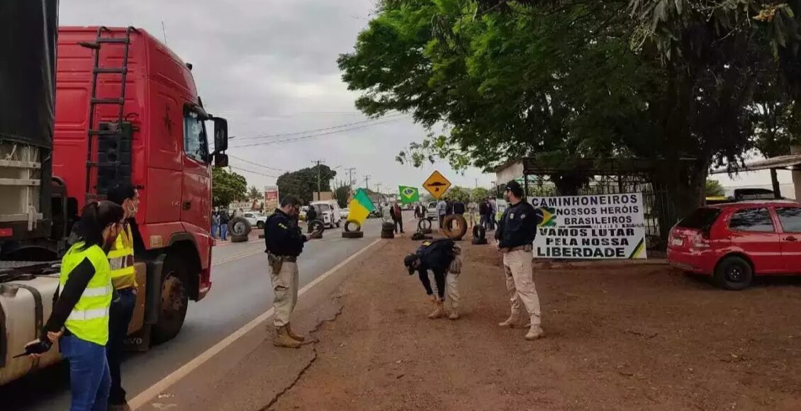 qual o motivo da paralisação dos caminhoneiros