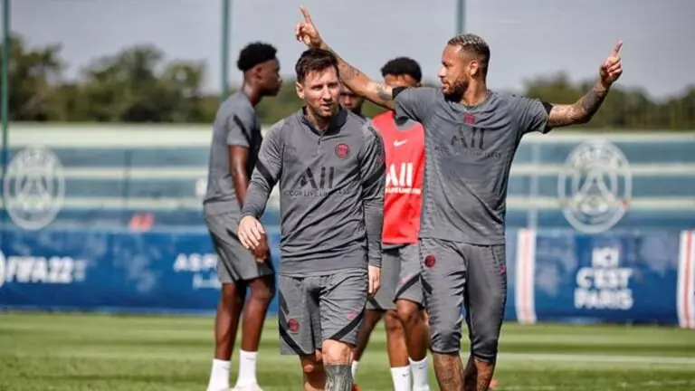 Neymar e Messi são relacionados para jogo do PSG na Champions