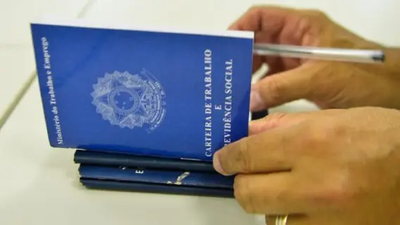 Saiba onde tem o número do PIS em carteira de trabalho antiga