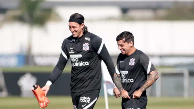 Calçada da Fama do Corinthians tem time formado pela torcida