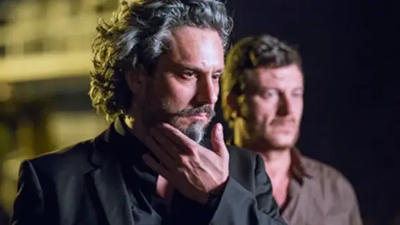 Como o Comendador morre na novela Império?