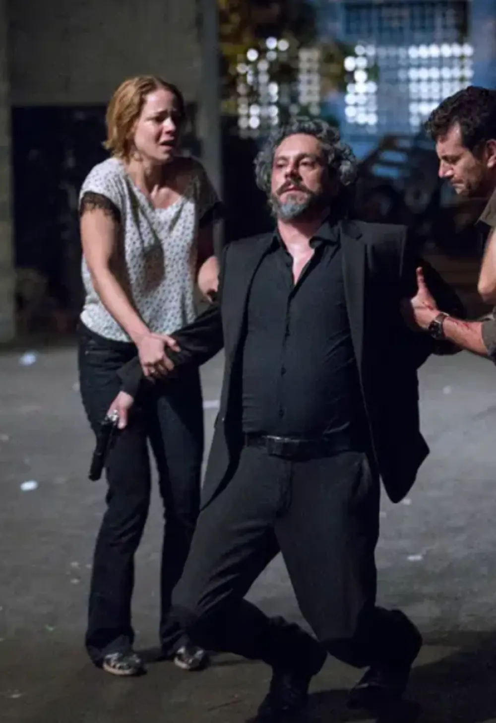 como o comendador morre na novela império