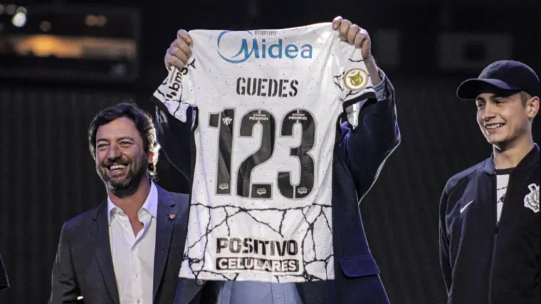 Por que Róger Guedes vai usar camisa 123 no Corinthians?