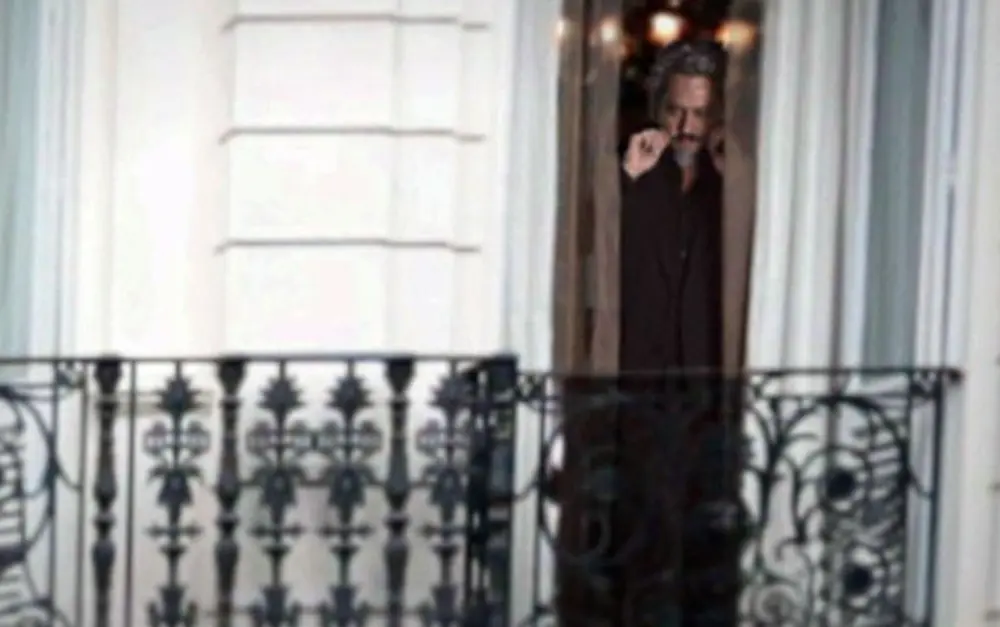 como o comendador morre na novela império