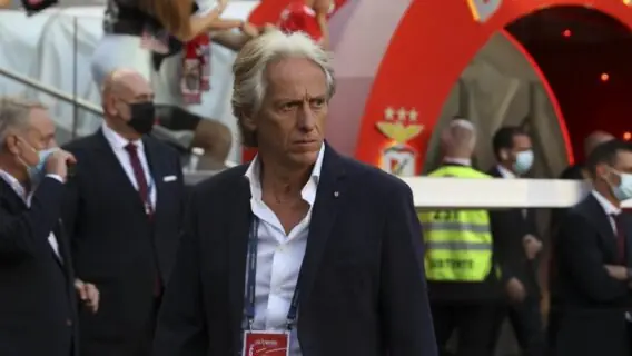 Assistir ao jogo Vitória de Guimarães x Benfica ao vivo hoje (25/09)