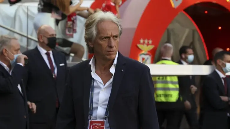 Assistir ao jogo Vitória de Guimarães x Benfica ao vivo hoje (25/09)