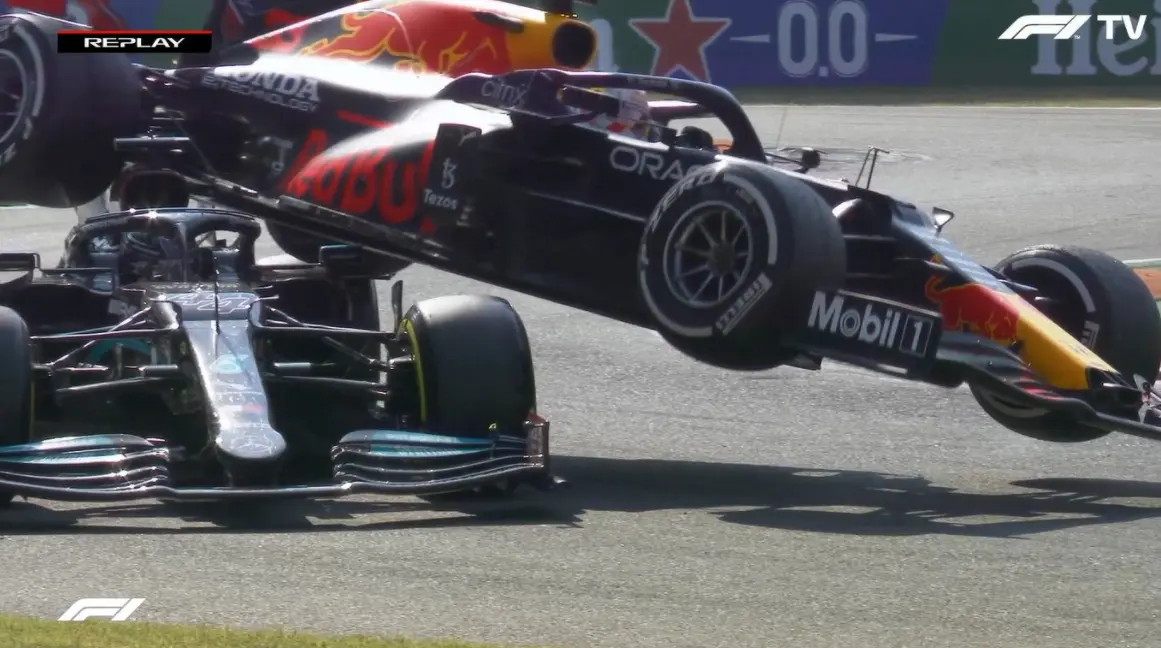 Halo salvou que cabeça de Hamilton não fosse prejudicada