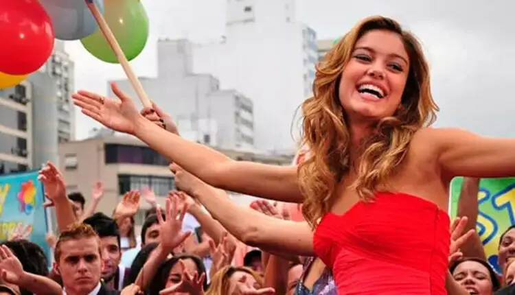 stefany no último capítulo da novela tititi 2011