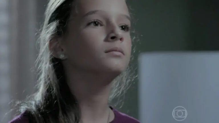 Bruna da novela Império desmascara Maurílio e Silviano