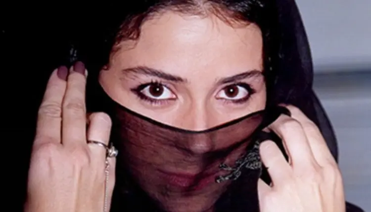 com quem jade fica no final da novela o clone