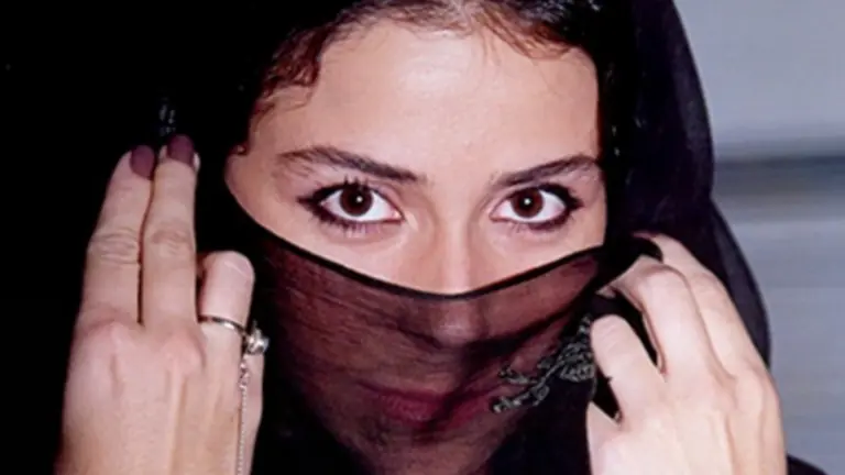 Com quem Jade fica no final da novela O Clone?