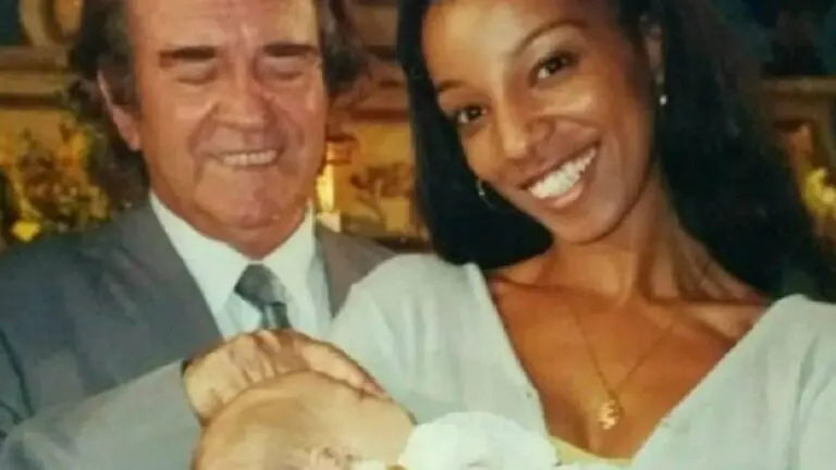 Quem é o filho da Deusa em O Clone?