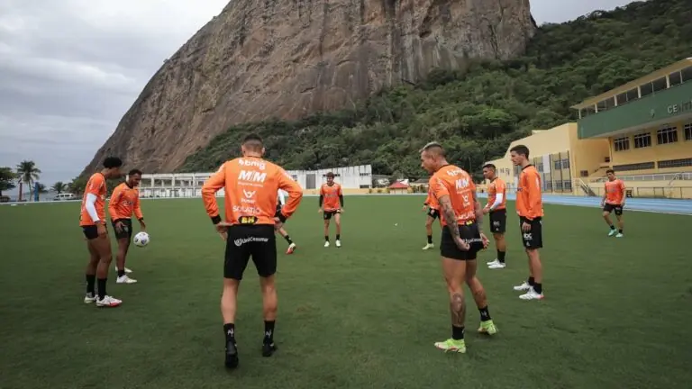 Escalação do Flamengo x Atlético MG no jogo deste sábado (30/10)