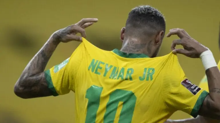 Neymar vai parar aos  30 anos? Veja a idade em que craques aposentaram