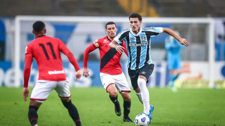 Jogo do Atlético GO e Grêmio hoje: onde assistir ao vivo e horário (25/10)