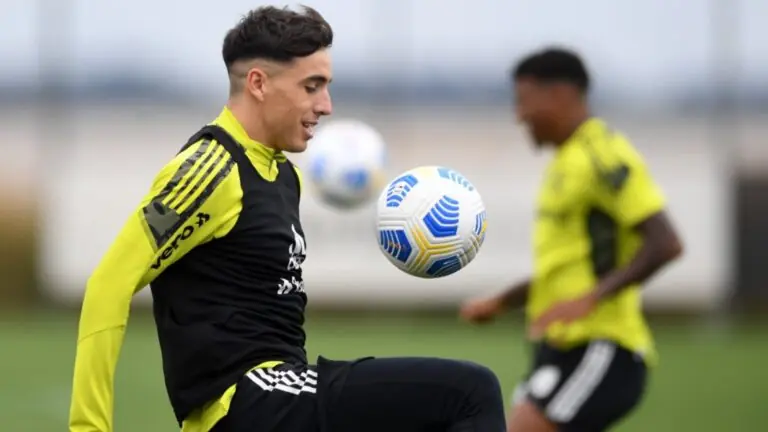 Jogos de hoje: horário e onde assistir as partidas deste domingo (10/10)