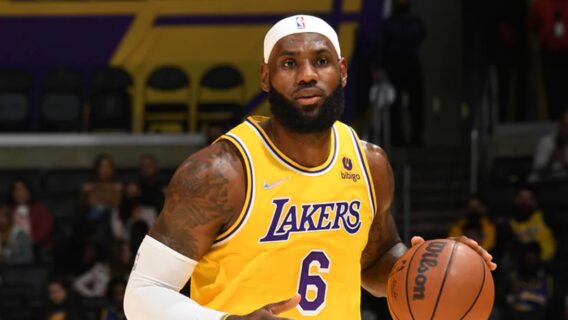 Saiba onde assistir ao jogo do Lakers x Warriors hoje na NBA (19/10)