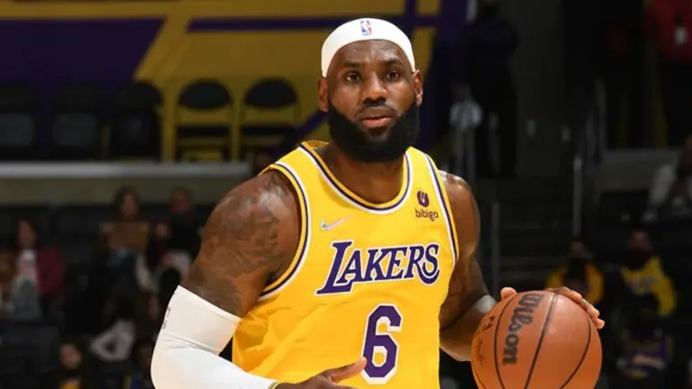 Saiba onde assistir ao jogo do Lakers x Warriors hoje na NBA (19/10)