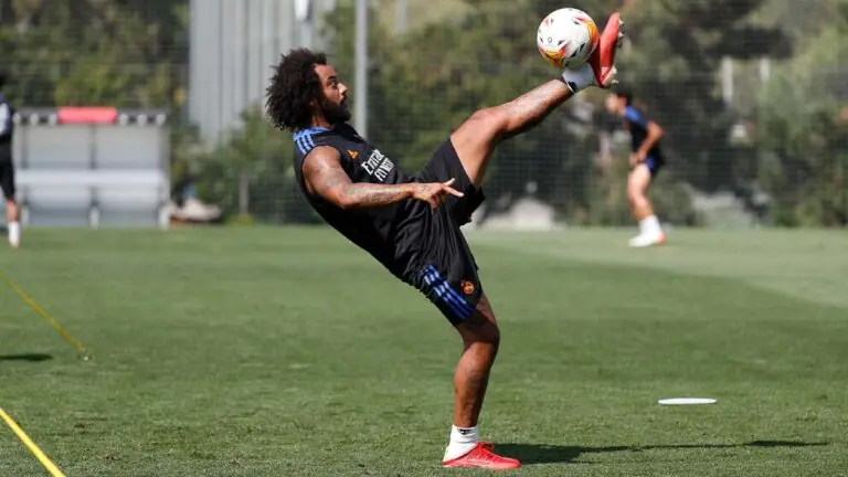 Lateral Marcelo no Corinthians? Entenda a polêmica