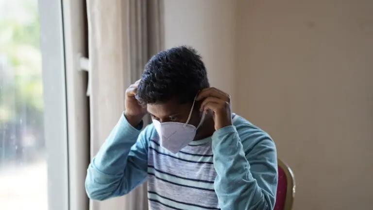 Com a vacinação contra covid, o uso de máscara vai até quando?