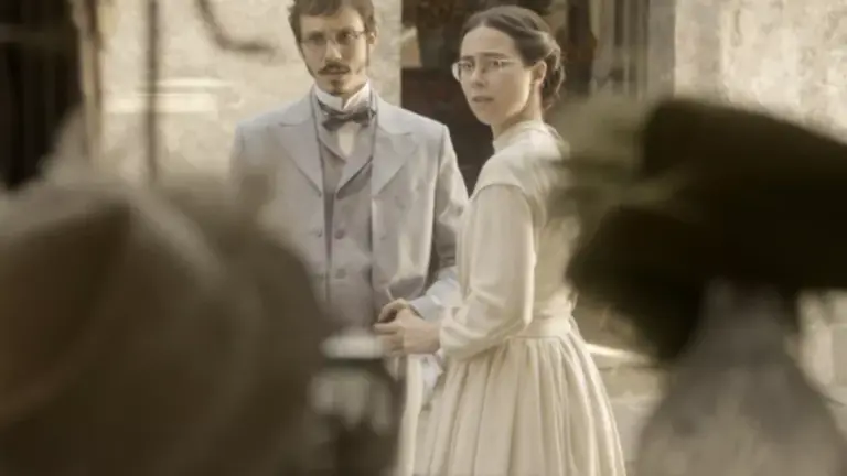 Para ficar perto, Nélio dará aulas a Dolores em Nos Tempos do Imperador