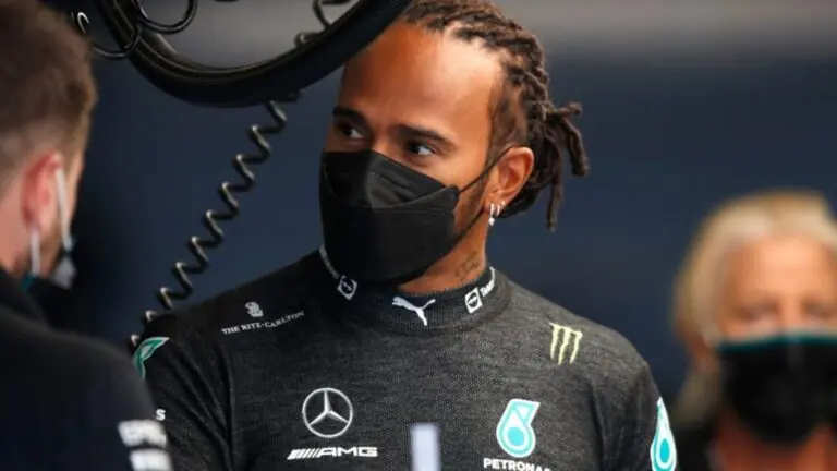 Hamilton e Sainz perdem 10 posições no GP da Turquia da Fórmula 1