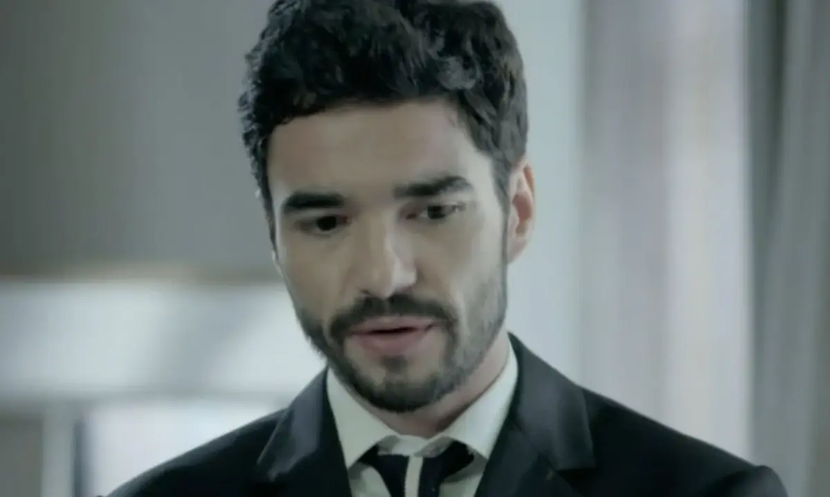 quem é o pai de josé pedro na novela império