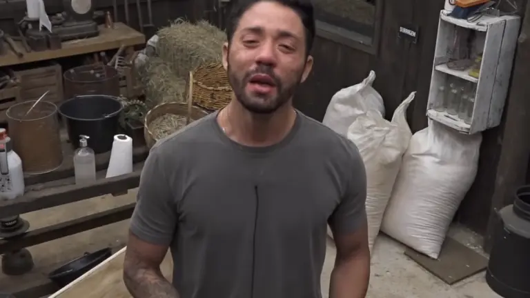 A Fazenda 2021: Rico cai em prantos ao gravar recado para Erika