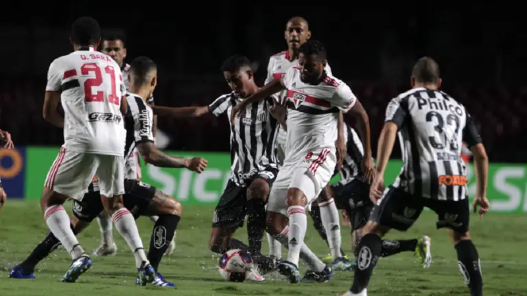 Horário e onde assistir jogo do São Paulo x Santos ao vivo hoje (7/10)