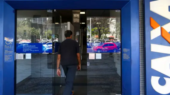 Saque da 6 parcela Auxílio Emergencial é suspenso; veja novo calendário