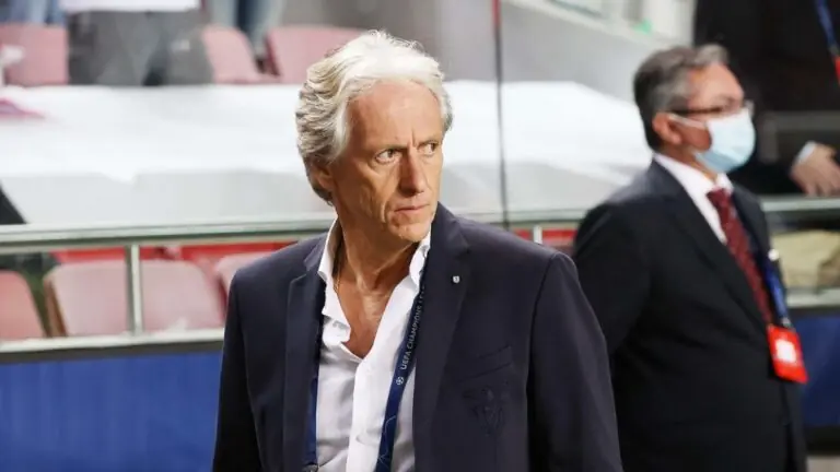 Saiba onde assistir ao jogo do Vitória x Benfica hoje ao vivo – 27/10