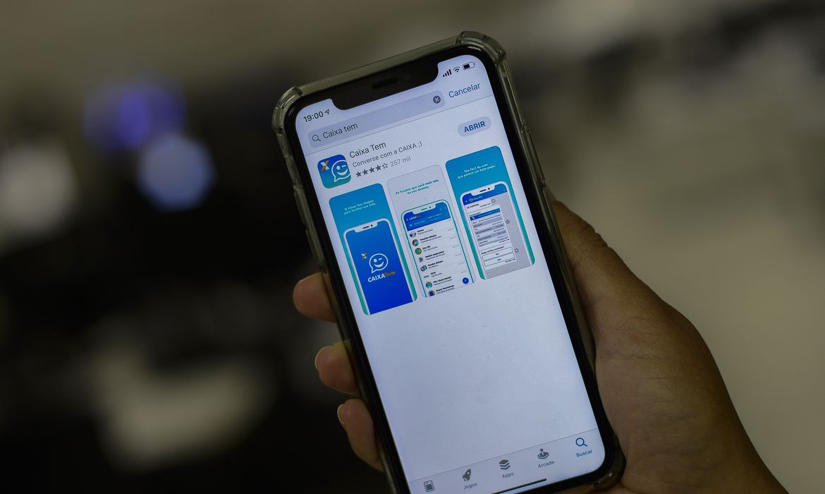 Auxílio Brasil vai cair no Caixa Tem