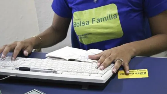 Quem está na fila do Bolsa Família vai receber o Auxílio Brasil?