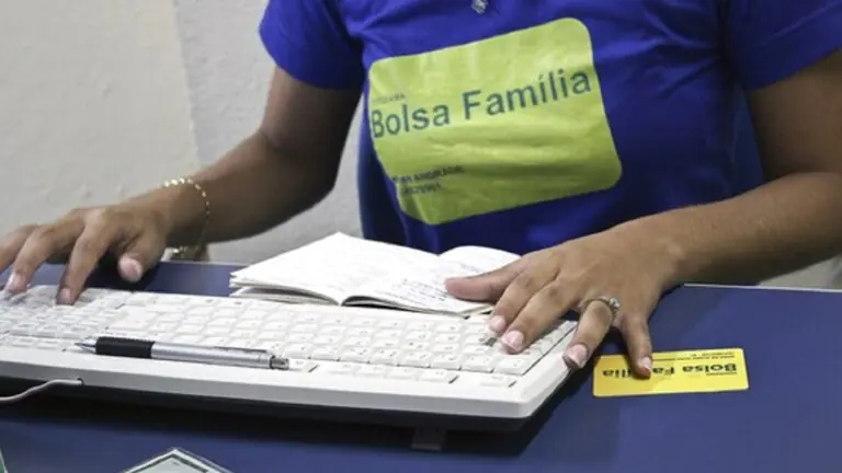 Quem está na fila do Bolsa Família vai receber o Auxílio Brasil?