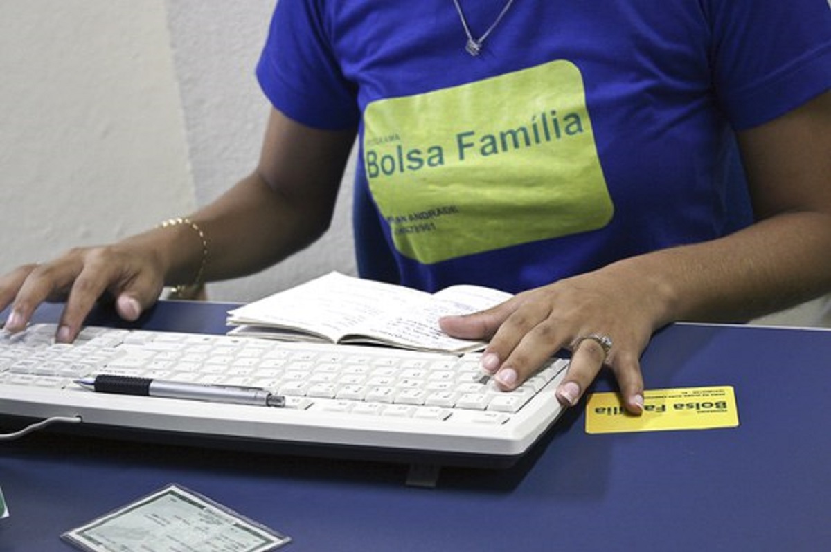 Quem está na fila do Bolsa Família vai receber o Auxílio Brasil