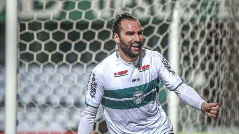 Onde assistir jogo do Coritiba x Brasil de Pelotas hoje e horário (14/11)