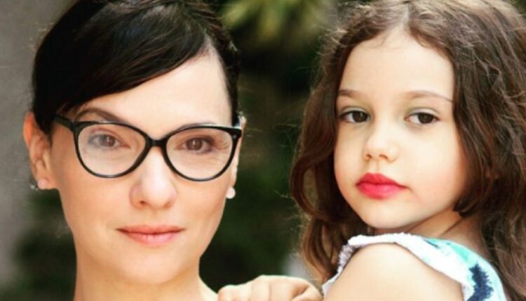 Veja como está a irmã de Débora Falabella de O Clone hoje cynthia e lis