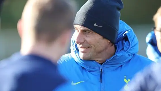 Everton x Tottenham: saiba onde assistir ao jogo de hoje ao vivo (07/11)