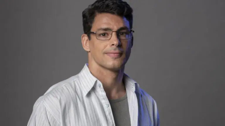 Qual a idade de Cauã Reymond, protagonista de Um Lugar ao Sol?