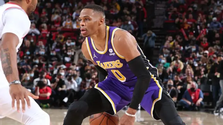 Saiba onde assistir ao jogo do Hornets x Lakers hoje pela NBA (09/11)