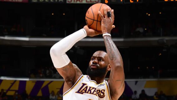 Saiba onde assistir ao jogo do Rockets x Lakers na NBA hoje (02/11)